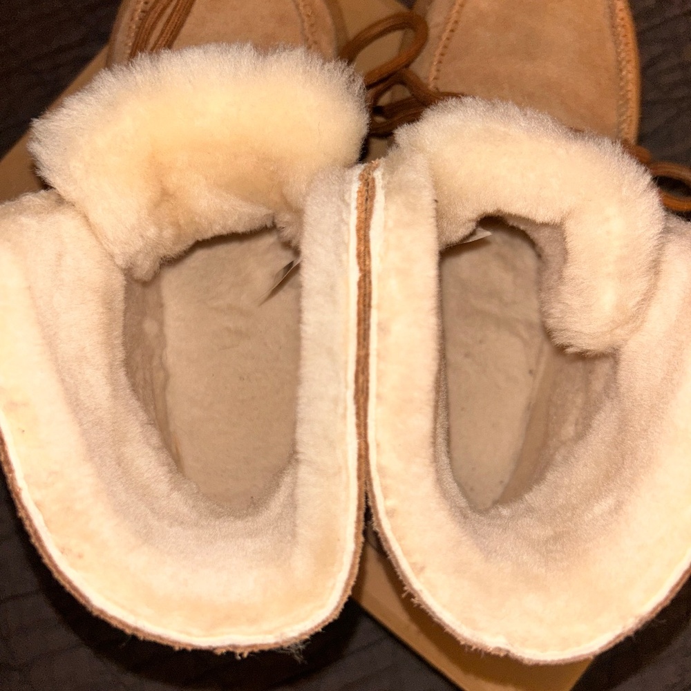 Like NEW UGG WOMEN'S SLIPPERS ANKLE BOOTS CHESTNUT BROWN - Picture 2 of 13